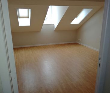 Location Appartement 4 pièces 82 m² Le Blanc - Photo 2