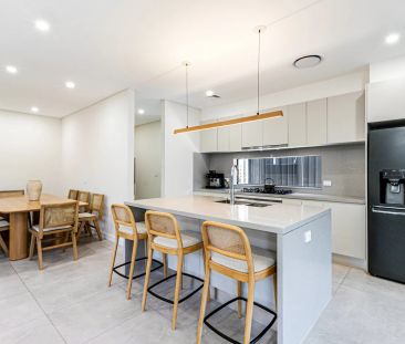 Spacious & Stylish 4-Bedroom Family Home - Photo 1