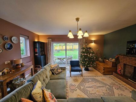 4 bedroom detached house to rent - Photo 2