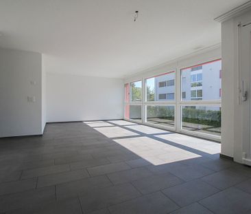 Grosszügige 4.5-Zimmerwohnung an sonniger Lage mit Balkon - Foto 1