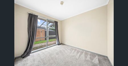 Spacious 3-Bedroom Home in Prime Central Rowville Location - Photo 3