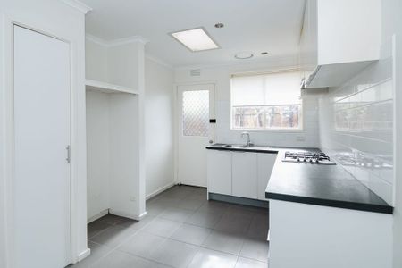 3/14-22 Mount View Court, Frankston VIC 3199 - Photo 2