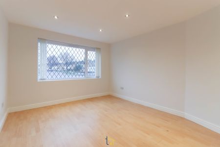 5 bed semi-detached house to rent in Gloucester Crescent, Wigston, LE18 - Photo 4