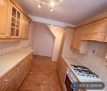 3 bedroom semi-detached house to rent - Photo 6