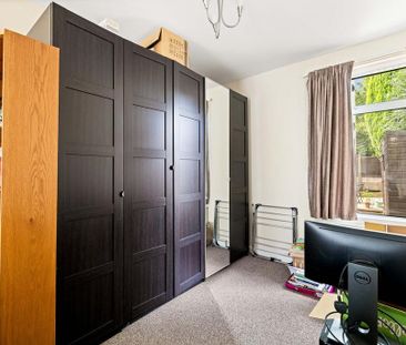 3 bedroom end of terrace house to rent - Photo 2