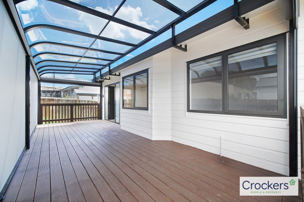 Charming freshly renovated 3 bedroom house in New Lynn! - New flooring, painting and kitchen - Photo 1