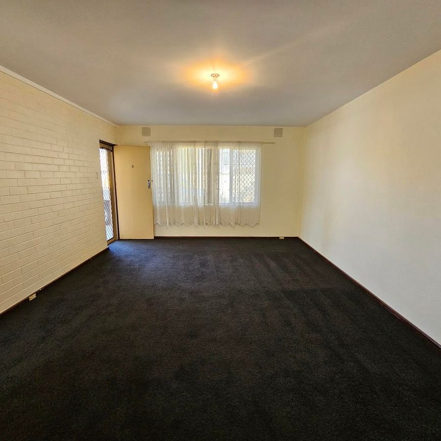 Fresh & Ready - Two Bedrooms & Ground Floor *Open 11/12 4.30pm to 4.45pm* - Photo 1