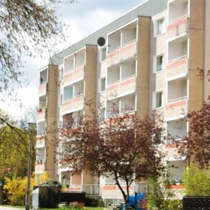 Vier Zimmer, Küche mit Fenster, Bad, Balkon - Photo 3