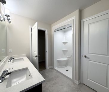 For Lease - 73 Marie Street, Pelham, Ontario - Photo 2