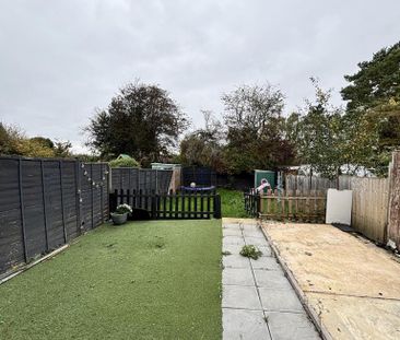 3 bedroom terraced house to rent - Photo 5