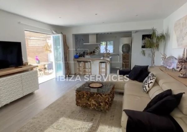 Charming 3-Bedroom Townhouse with Private Pool in Cala de Bou – Available for Yearly Rental