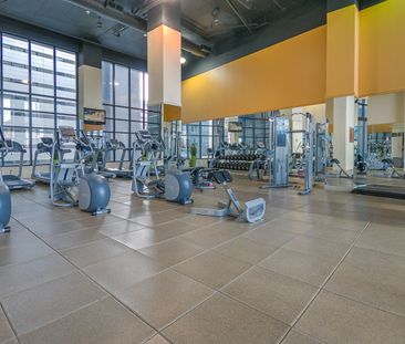 400 Rue Sherbrooke O., Montréal (Ville-Marie), QC H3A - Photo 1