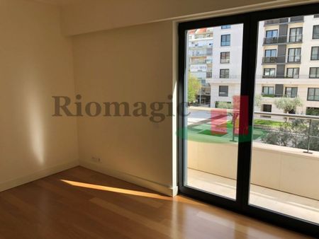 3 room luxury Apartment for rent in Lisbon, Portugal - Photo 4