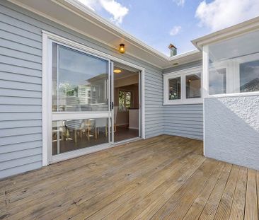 Character & Convenience in the Heart of Northcote - Photo 1
