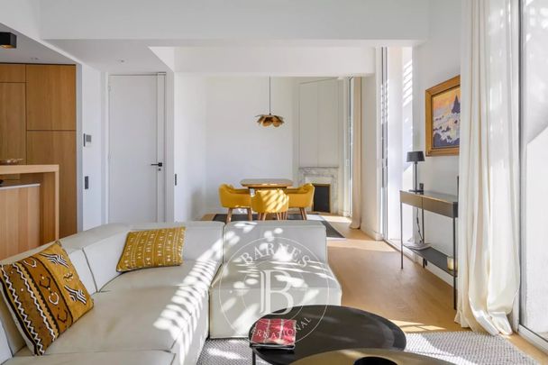 LOCATION MEUBLÉE - CASSIS - APPARTEMENT - BALCON - VUE PORT ET CAP CANAILLE - GARAGE. - Photo 1