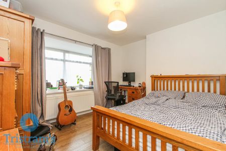 References Pending - 2 bed Apartment - Photo 4