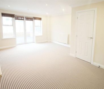 3 bedroom semi-detached house to rent - Photo 3
