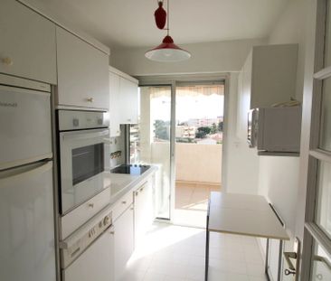 Location Appartement 2 pièces 48m² ST LAURENT DU VAR 06700 - Photo 2