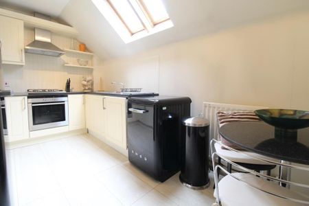 2 bedroom flat to rent - Photo 5