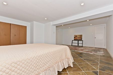 For Lease - 1236 Ogden Avenue, Mississauga, Ontario - Photo 2