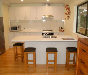 Charming 1BR Home with rural outlook and views - Photo 5