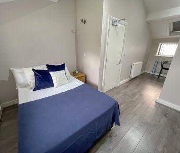 6 bedroom house to rent - Photo 2