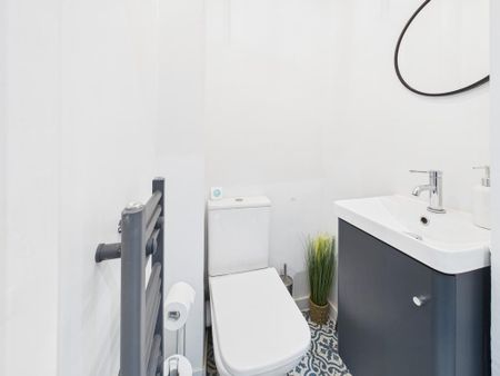 2 bedroom terraced house to rent - Photo 4