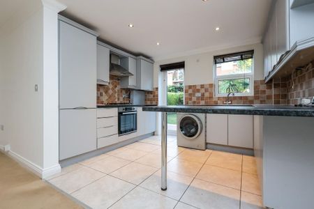 2 bedroom flat to rent - Photo 3