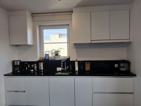 Appartement met 2 slpks en ruim terras, rustig gelegen in Achterbos centrum ! - Foto 3