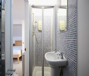 3 Bedroom Terraced To Let - Photo 2
