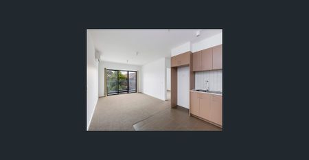 Impressive & Spacious Apartment in the Heart of West Footscray - Photo 3