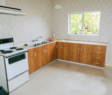 CHARMING 3 BEDROOM HOME - Photo 5