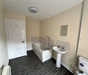 39, Newark, Notts, NG24 - Photo 2