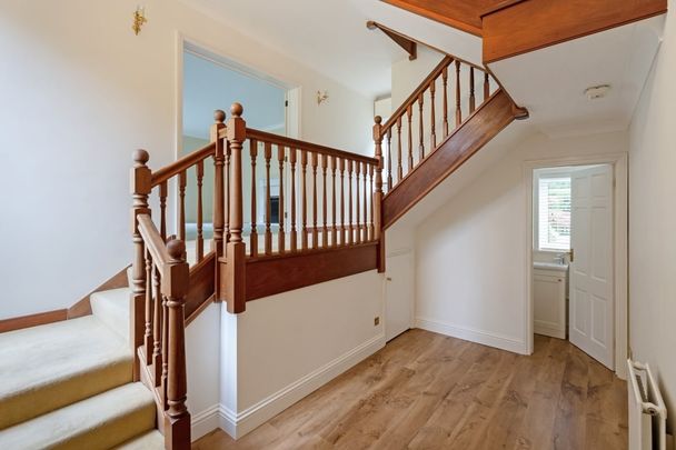 6 bedroom detached house to rent - Photo 1