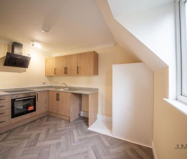 2 bedroom flat to rent - Photo 3