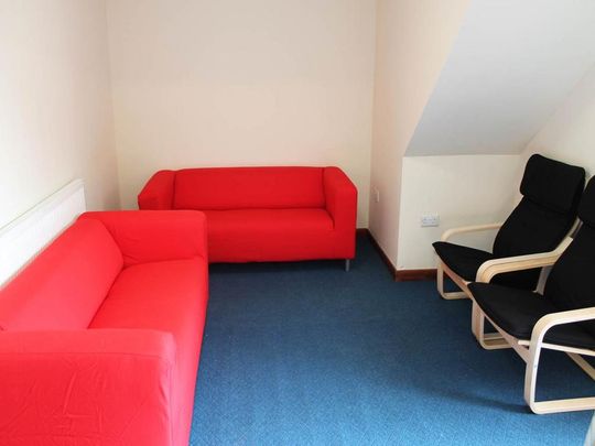 1 bedroom in a house share to rent - Photo 1