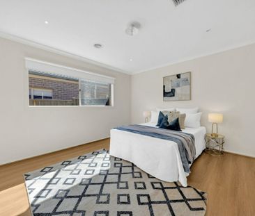 41 Clearwater Rise Parade, Truganina VIC, Belconnen - Photo 2