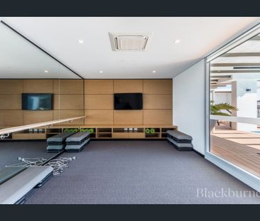 LIVE IN LUXURY - STUDIO APARTMENT - Photo 4