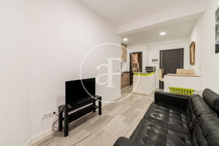 Flat for rent in Chamberi - Photo 2