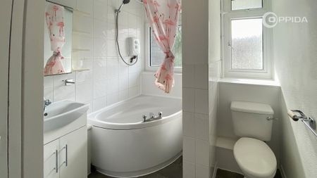 3 bedroom maisonette to rent - Photo 3