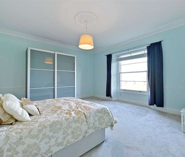 Located in the prestigious BS8 area, this exceptional property comb... - Photo 4