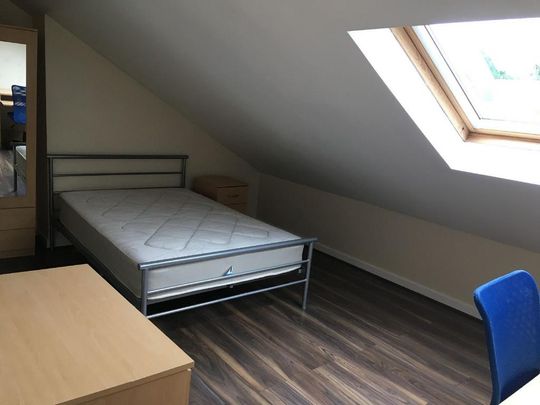 6 bedroom house to rent - Photo 1