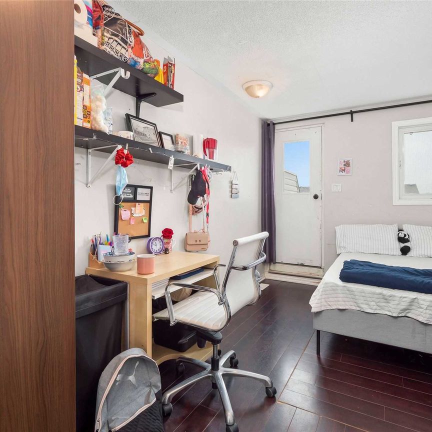 Deluxe Room - North York - Photo 1