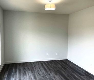 GREAT 3 BED, 2 5 BATH TOWNHOUSE WITH DBL GARAGE IN BEAUMONT - Photo 1