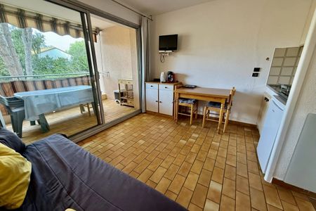 Location studio Antibes Bréguières dans résidence de standing avec piscine et tennis - Photo 3