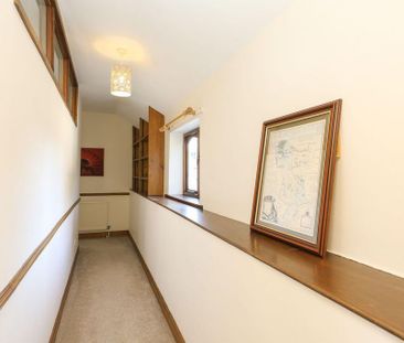 3 bedroom coach house to rent - Photo 4
