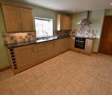 2 bedroom barn conversion to rent - Photo 2