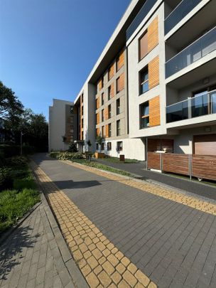 Piękne mieszkanie w apartamentowcu na Os.Młodych - Photo 1