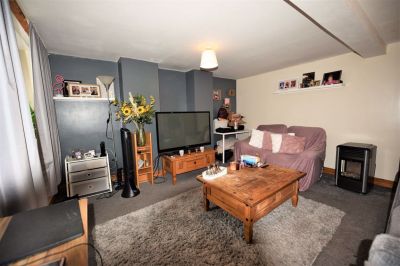 1 bedroom Flat in Brudenell Road, Leeds - Photo 1