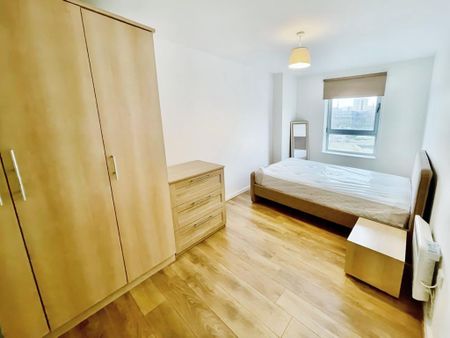 2 bedroom flat to rent - Photo 3